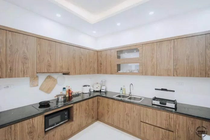 Không gian phòng bếp đầy đủ tiện nghi, hiên đại ( nguồn: FB Otoke Chill Coffee & Homestay )