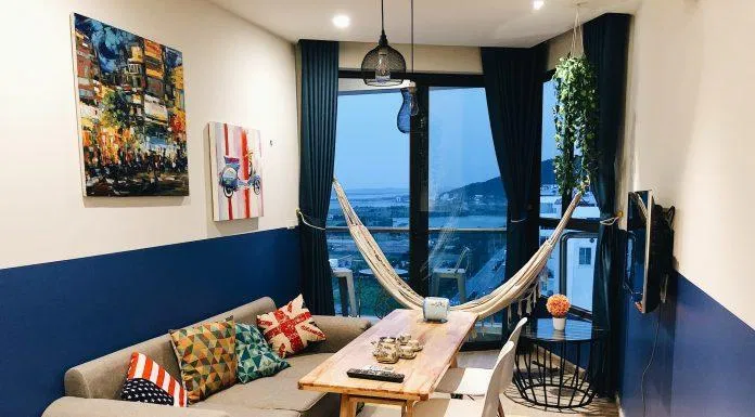 Không gian phòng khách được set up đẹp mắt, gọn gàng ( nguồn: The Brika House )