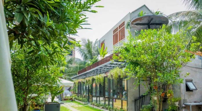 Không gian sân vườn tại HaLong Ginger Homestay ( nguồn: FB Ha Long Ginger Homestay )