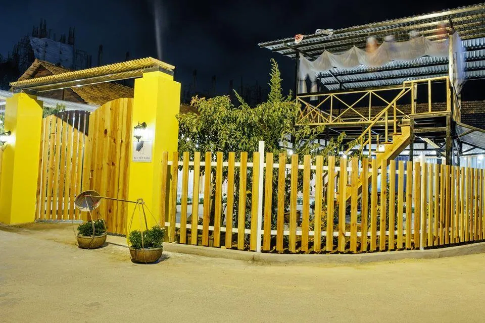 Homestay Nhà Tin có kiến trúc mở, vật dụng được trang bị khá tinh tế (Nguồn: Facebook Homestay Nhà Tin)