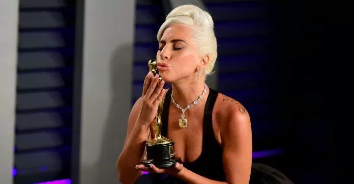 Lady Gaga nhận giải Oscar (Ảnh: Internet)