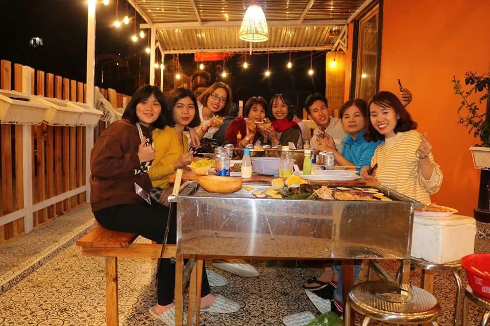 Homestay Nhà Tin có trang bị lò BBQ đẳng cấp, đúng chất sang chảnh cho du khách (Nguồn: Facebook Homestay Nhà Tin)