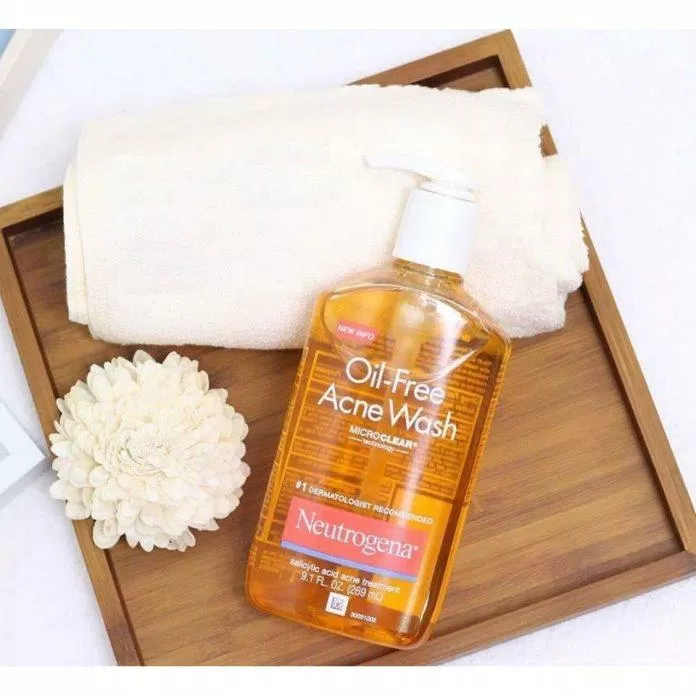Neutrogena Oil-Free Acne Wash chứa 2% Salicylic Acid giúp làm sạch da, điều trị mụn hiệu quả. (nguồn: Internet) Neutrogena Oil-Free Acne Wash chứa 2% Salicylic Acid giúp làm sạch da, điều trị mụn hiệu quả. (nguồn: Internet)