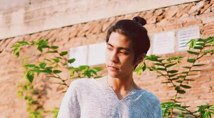 Anh chàng sinh năm 1996 nhưng khá già dặn và có phong cách độc đáo. (Ảnh: Internet)