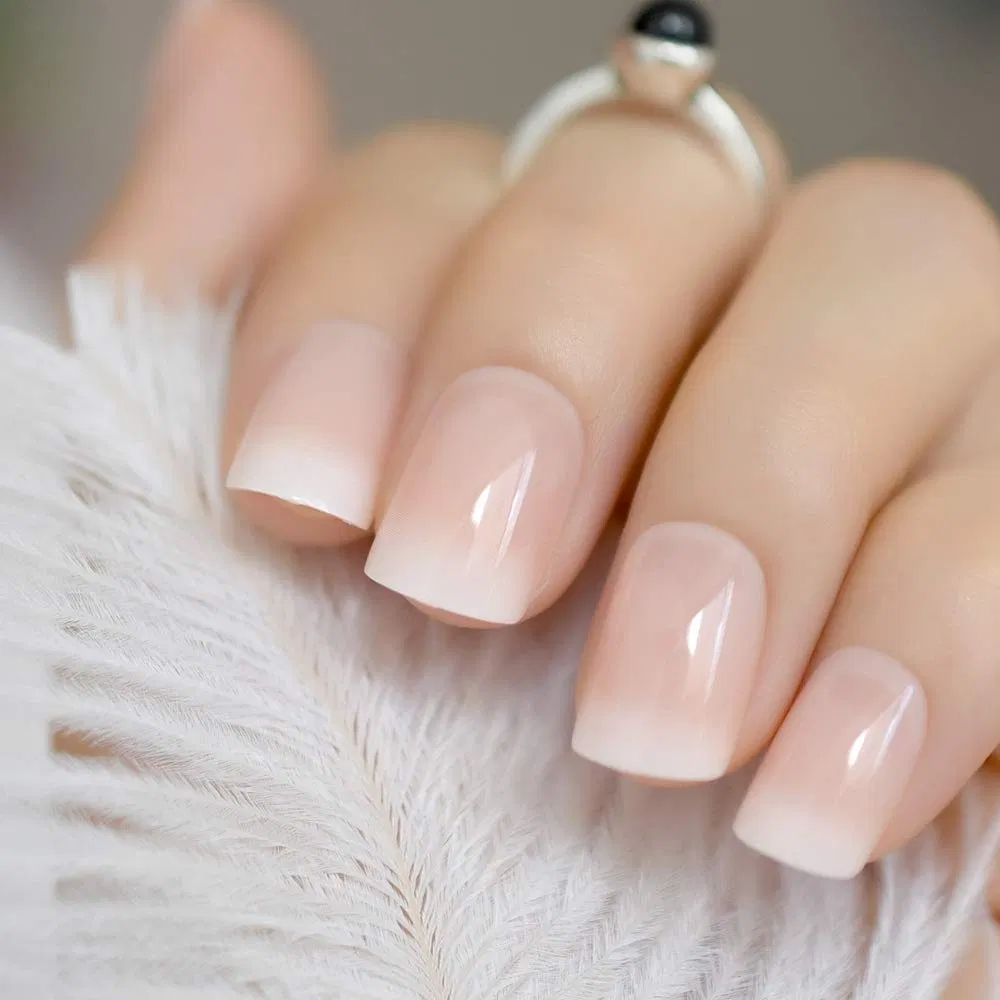 Mẫu nail ombre kiểu Pháp siêu tự nhiên (Nguồn: Internet). Mẫu nail ombre kiểu Pháp siêu tự nhiên (Nguồn: Internet).