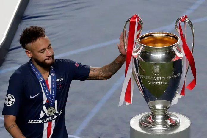 Neymar phải cần ít nhất thêm một mùa giả nữa để chạm tay vào chiếc cup này (Nguồn : Goal).