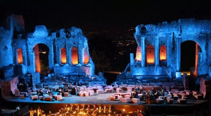 Nhà hát Hy Lạp (Ảnh: internet)