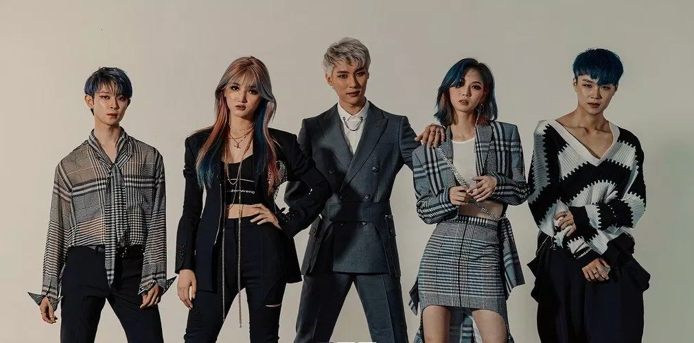 CHECKMATE là nhóm nhạc hỗn hợp gồm 2 nữ, 3 nam. (Nguồn: Internet) CHECKMATE là nhóm nhạc hỗn hợp gồm 2 nữ, 3 nam. (Nguồn: Internet)