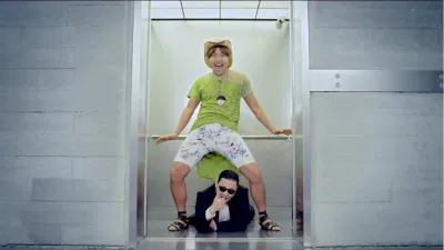 Cảnh xuất hiện cùng PSY của Hong Chul trong “Gangnam Style” (Ảnh: Internet)