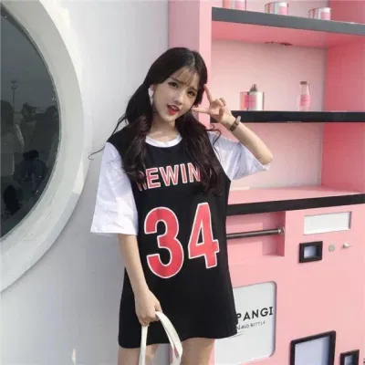 Mốt giấu quần có thể áp dụng rất thành công với chiếc áo bóng rổ nhé. Mốt giấu quần có thể áp dụng rất thành công với chiếc áo bóng rổ nhé.