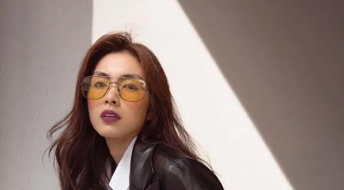 Chọn cho mình một chiếc kính phi công màu vàng, diễn viên Tăng Thanh Hà trông vừa đơn giản vừa tinh tế (Nguồn: Instagram @hatangthanh).