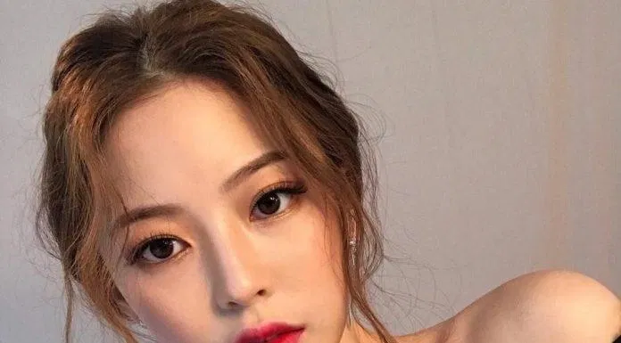 Bạn chỉ nên trang điểm khi thật sự cần thiết (Ảnh: Internet)