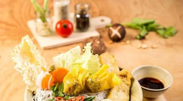 Rằm tháng 7 Âm lịch thanh nhiệt với món hủ tiếu chay ngon mê say