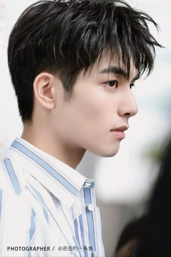 Nam diễn viên kiêm người mẫu Tống Uy Long. Nam diễn viên kiêm người mẫu Tống Uy Long.