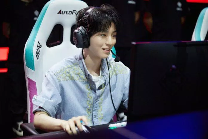Nam thần esport và nụ cười thắng trận (Ảnh: Internet).