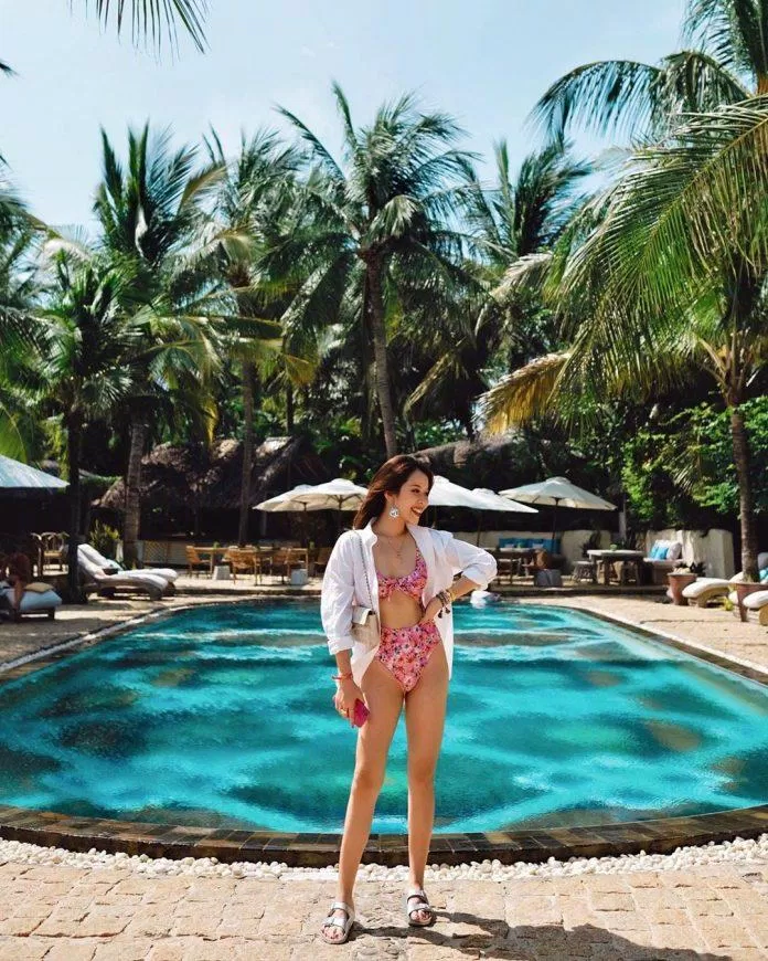 Blogger An Phương cùng set bikini hai mảnh cạp cao nổi bật (Nguồn: Internet) Blogger An Phương cùng set bikini hai mảnh cạp cao nổi bật (Nguồn: Internet)