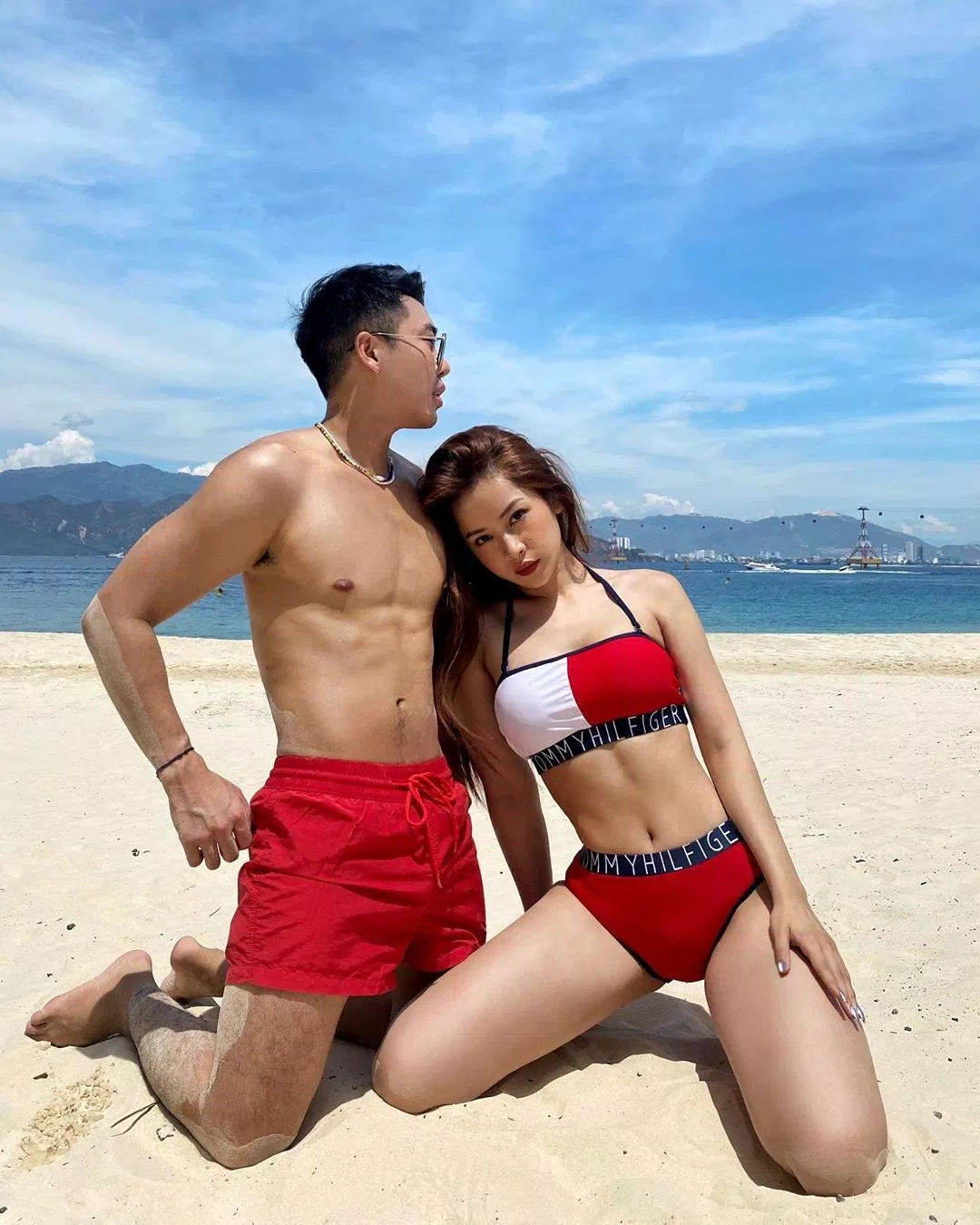 Chi Phu vô cùng năng động và trẻ trung với mẫu bikini thể thao (Nguồn: Internet)