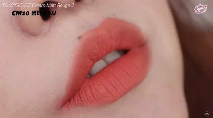 Black Rouge Cream Matt Rouge 2 có thể dễ dàng đốn tim mọi chị em bởi vẻ ngoài bắt mắt. (nguồn: Internet)