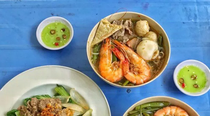 Bún Thái Anh có rất nhiều nguyên liệu ăn kèm tươi ngon (Nguồn: Internet)