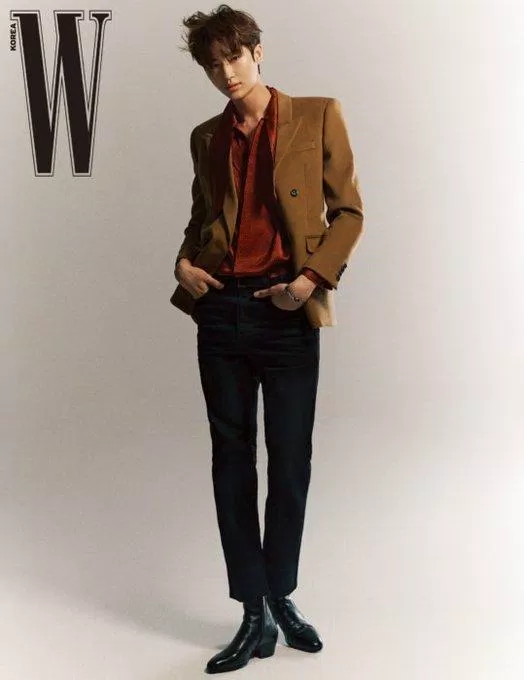 Vóc dáng chuẩn người mẫu của Byeon Woo Seok (Ảnh Internet)