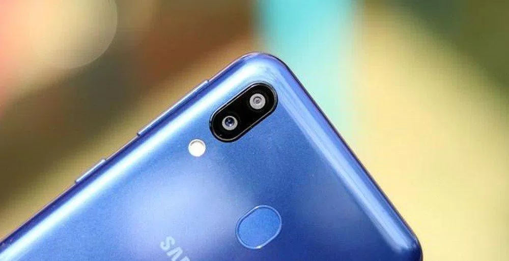 Samsung Galaxy M20 trang bị camera kép chất lượng chấp nhận được trong tầm giá. (Ảnh: Internet)