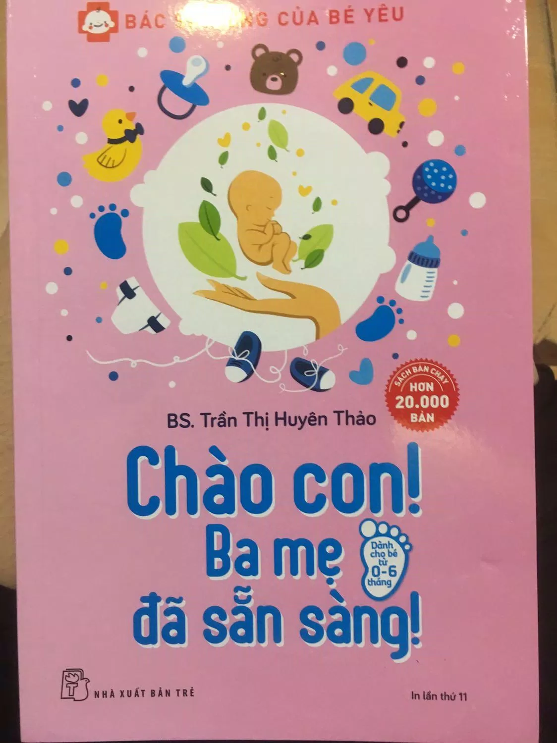 Quyển sách Chào Con! Ba Mẹ Đã Sẵn Sàng (nguồn" internet)