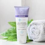 Gel rửa mặt Eau Therma Jonzac chứa 15% nước khoáng giúp cấp ẩm và bổ sung nhiều khoáng chất cho da khô nhạy cảm. (Nguồn: Internet)