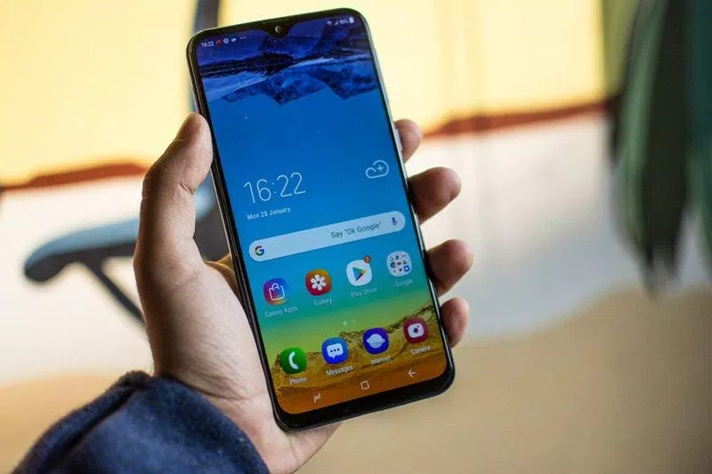 Nhìn chung, màn hình Samsung Galaxy M20 có chất lượng tốt. (Ảnh: Internet)