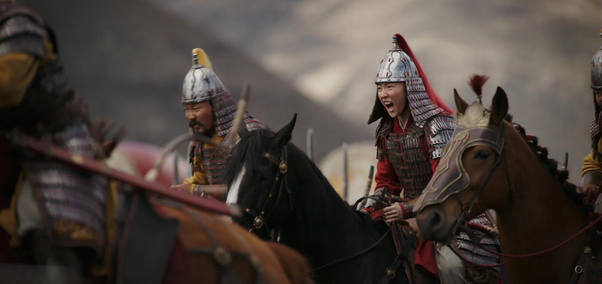 Mộc Lan phiên bản live-action nhận được nhiều sự trông đợi từ các fan ruột của phim gốc 1998. (Nguồn: Internet).