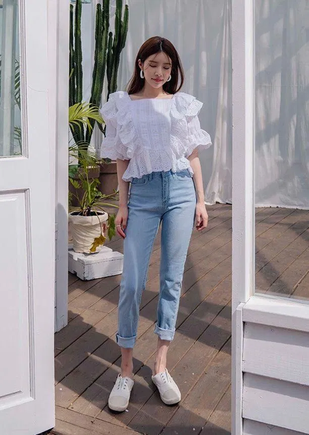 Áo blouse ngột ngạt ngày hè lại trở nên rất hợp với tiết trời mùa thu (nguồn: Internet). Áo blouse ngột ngạt ngày hè lại trở nên rất hợp với tiết trời mùa thu (nguồn: Internet).
