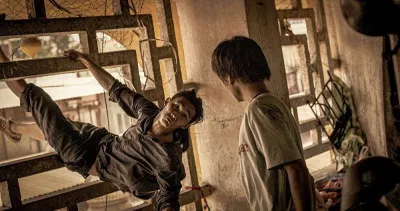 Ròm và Phúc vừa là đối thủ cạnh tranh vừa là những đứa trẻ cùng cảnh ngộ. (Nguồn ảnh: Internet)