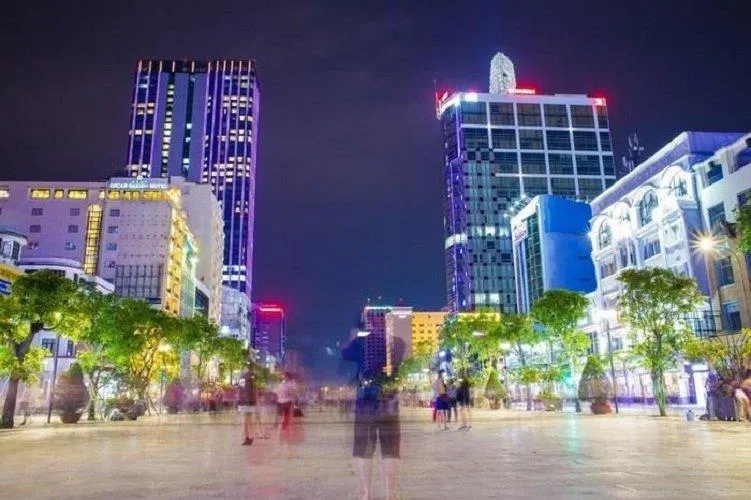 Phố đi bộ Nguyễn Huệ - Địa điểm chơi Trung thu lý tưởng