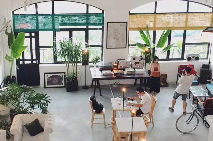 Review Heritage Concept Chill Hub: quán cà phê đậm chất vintage giữa lòng Sài Gòn