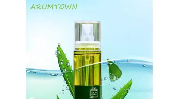 Xịt khoáng Arumtown Aloe Vera Soothing Mist có thiết kế tươi mát một màu xanh, tạo cảm giác hòa mình với thiên nhiên. (nguồn: Internet)