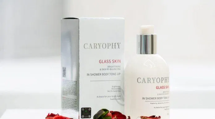 Hiệu ứng Glass Skin là kết quả bạn sẽ đạt được khi sử dụng sản phẩm kem dưỡng trắng da nhà Caryophy đều đặn (Nguồn: Internet).