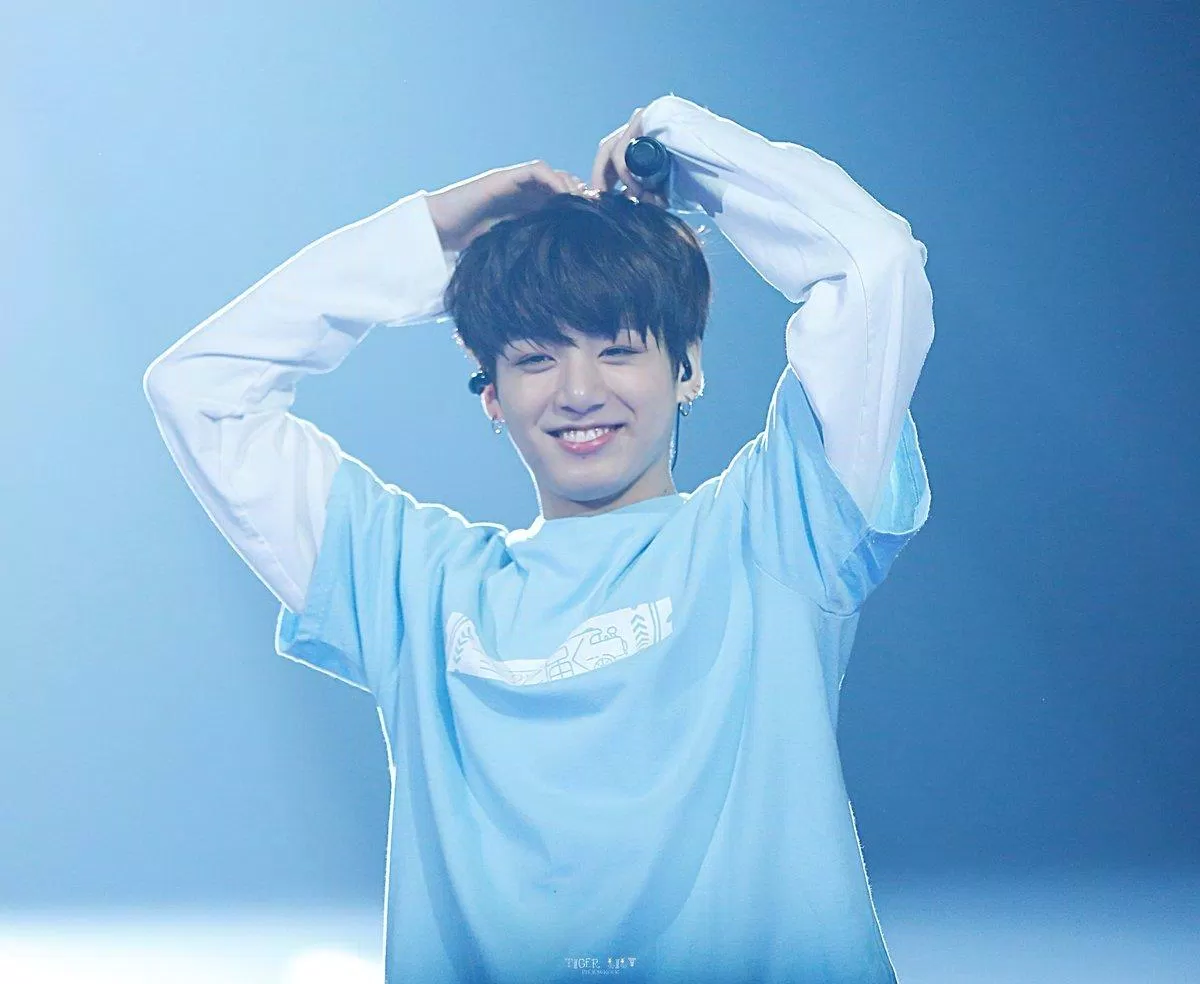 Loạt hành động tử tế của út Vàng Jungkook BTS khiến fan không khỏi tự hào Bảo vệ bảo vệ môi trường BTS Jungkook hành động hành động tử tế của út Vàng Jungkook BTS idol KPOP yêu thương mọi người jeon jungkook Jungkook (BTS) maknae KPOP môi trường nhân cách Vàng quan tâm fan tiết kiệm tinh tế tốt bụng út Vàng