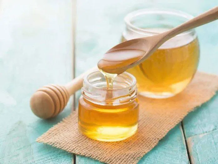 8 cách làm đẹp tại nhà bằng nguyên liệu thiên nhiên siêu đơn giản và hiệu quả cách làm cách làm đẹp tự nhiên cấm chăm sóc da Chăm sóc da mặt chuối Da mặt dầu dừa dầu gội dầu oliu dưỡng ẩm đơn giản giấm táo hiệu quả làm đẹp da Làm đẹp tại nhà làm đẹp tóc làm sạch làm sáng da mái tóc mặt nạ mật ong mật ong Mụn đầu đen nguyên liệu nguyên liệu thiên nhiên sáng da tại nhà tẩy da chết thiên nhiên tóc đẹp