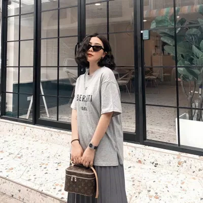 Đây thật sự là một outfit vô cùng phù hợp để đi du lịch và dạo phố cùng bạn bè (Nguồn: Internet)