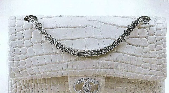 Chanel Diamond Forever 216.000 USD khoảng 6 tỷ VND (Nguồn : Internet).