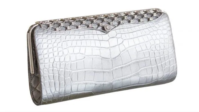 Cleopatra Clutch - 250.000 USD khoảng 5.7 tỷ VND (Nguồn : Internet).
