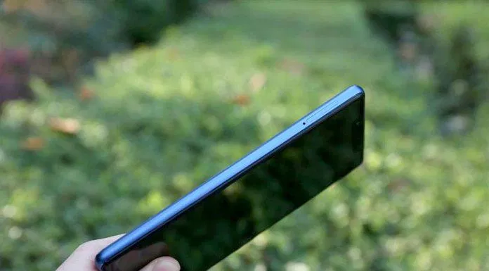 Khay sim của Xiaomi Mi 8 SE