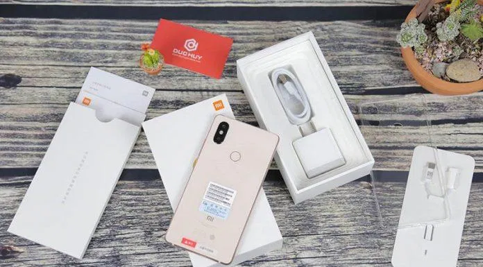 Mở hộp Xiaomi Mi 8 SE