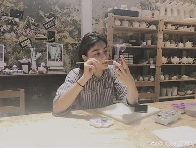 Đinh Vũ Hề với nhiều sở thích nghệ thuật (Ảnh Interet)