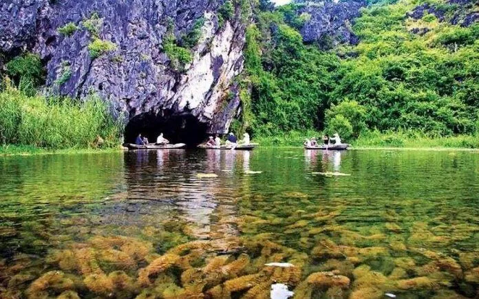 Kinh nghiệm du lịch Ninh Bình từ A tới Z chi tiết và hữu ích nhất ăn uống Bích Động bún chả cẩm nang cẩm nang du lịch chùa Bái Đính Cố đô Hoa Lư Cơm cháy Ninh Bình công nghệ Di chuyển đến Ninh Bình Diện tích Du lịch Du lịch Ninh Bình Đặc sản Ninh Bình đầm Vân Long Đan Viện Châu Sơn Giấy tờ Hà Nội Hang Múa Hồ Chí Minh homestay đẹp khách sạn kinh nghiệm kinh nghiệm du lịch Kinh nghiệm du lịch Ninh Bình Lễ hội lịch sử máy ảnh nem chua Nem chua Yên Mạc Ninh Bình nổi tiếng ô tô quà tặng sản phẩm Secret Garden Tam Cốc thành phố Thành phố Hồ Chí Minh thiết bị thiết bị công nghệ Thịt dê núi Ninh Bình Tổng quan Tràng An trang phục truyền thống Tuyệt tình cốc Vị trí vườn quốc gia Vườn Quốc gia Cúc Phương