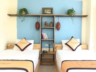 Kinh nghiệm du lịch Ninh Bình từ A tới Z chi tiết và hữu ích nhất ăn uống Bích Động bún chả cẩm nang cẩm nang du lịch chùa Bái Đính Cố đô Hoa Lư Cơm cháy Ninh Bình công nghệ Di chuyển đến Ninh Bình Diện tích Du lịch Du lịch Ninh Bình Đặc sản Ninh Bình đầm Vân Long Đan Viện Châu Sơn Giấy tờ Hà Nội Hang Múa Hồ Chí Minh homestay đẹp khách sạn kinh nghiệm kinh nghiệm du lịch Kinh nghiệm du lịch Ninh Bình Lễ hội lịch sử máy ảnh nem chua Nem chua Yên Mạc Ninh Bình nổi tiếng ô tô quà tặng sản phẩm Secret Garden Tam Cốc thành phố Thành phố Hồ Chí Minh thiết bị thiết bị công nghệ Thịt dê núi Ninh Bình Tổng quan Tràng An trang phục truyền thống Tuyệt tình cốc Vị trí vườn quốc gia Vườn Quốc gia Cúc Phương