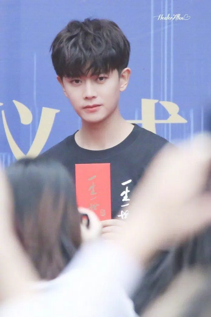 Nham-Gia-Luan-dien-trai-trong-ngay-khai-may-phim-(Anh-Internet)