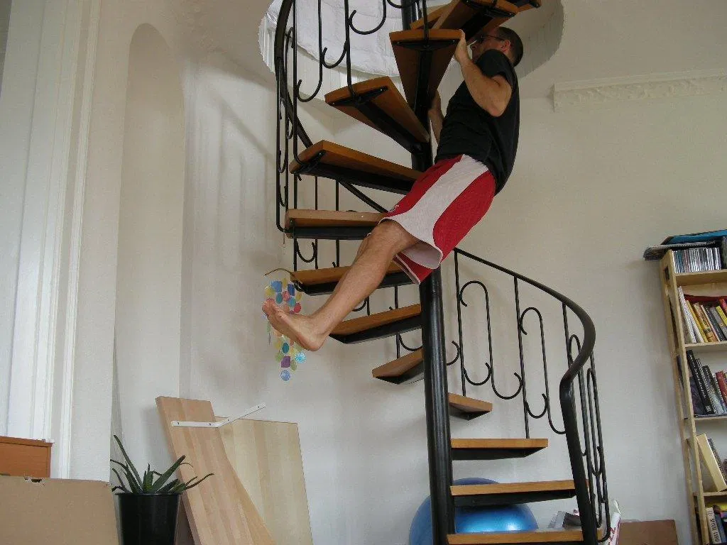 Ai nói hít xà là phải có xà chứ! (Ảnh: Internet). Ai nói hít xà là phải có xà nào! (Ảnh: Internet).