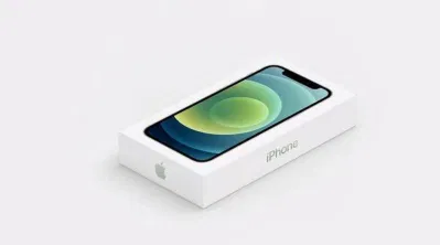 Hộp của Iphone 12 mỏng và gọn hơn thế hệ trước rất nhiều. (Nguồn: Internet)