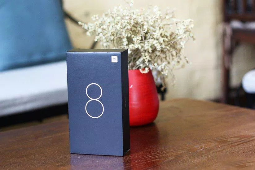 Hộp của Xiaomi Mi 8