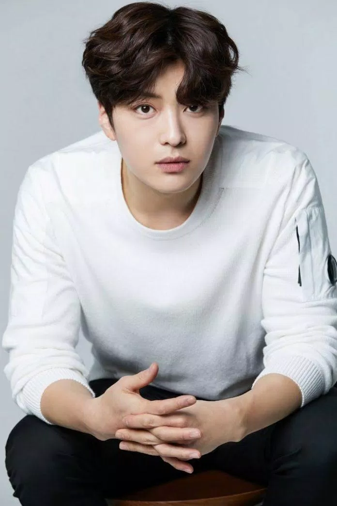 Jang Seung Jo trong vai Lee Gang Mu (ảnh: internet) Jang Seung Jo trong vai Lee Gang Mu (ảnh: internet)
